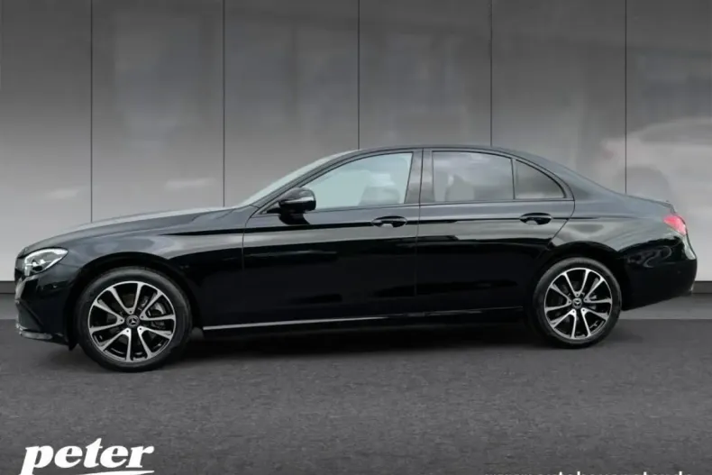 Mercedes-Benz E 200 din 2023 cu 22.400 km - oferta MER125378 - foto 3