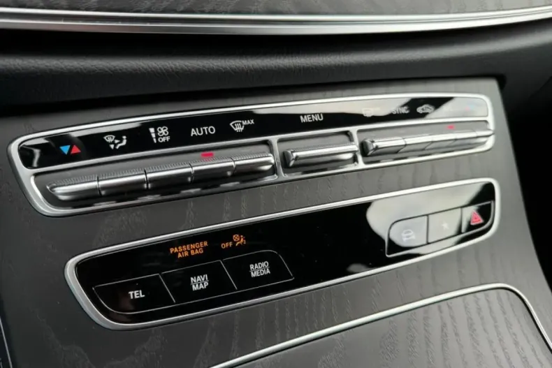 Mercedes-Benz E 200 din 2023 cu 22.400 km - oferta MER125378 - foto 14