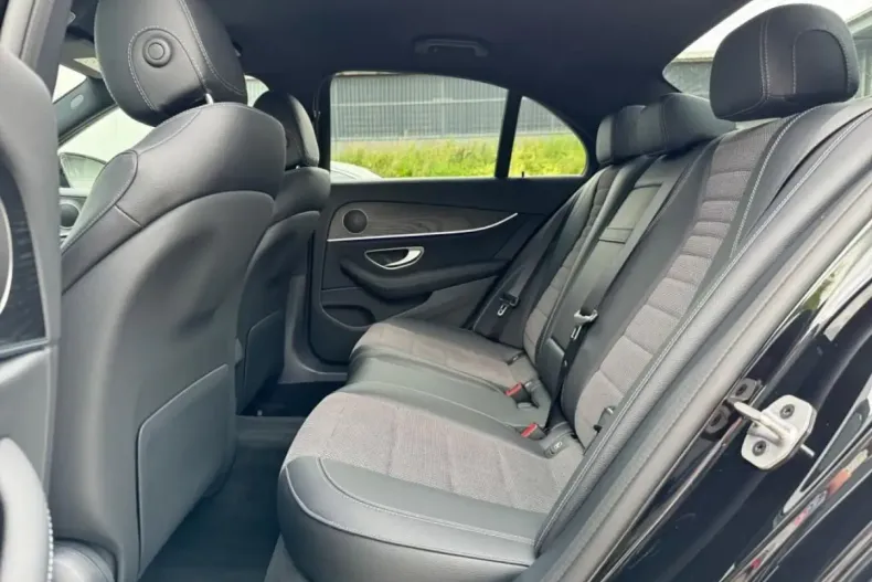 Mercedes-Benz E 200 din 2023 cu 22.400 km - oferta MER125378 - foto 15