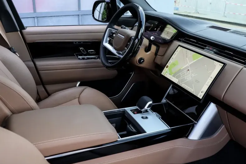 Land Rover Range Rover din 2024 cu 10 km - oferta LAN125382 - foto 4