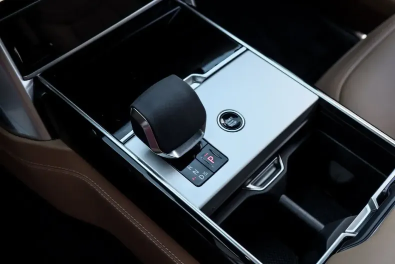 Land Rover Range Rover din 2024 cu 10 km - oferta LAN125382 - foto 12