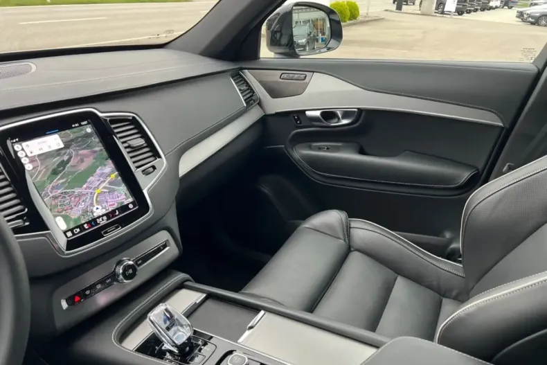 Volvo XC90 din 2023 cu 30.000 km - oferta VOL125383 - foto 14