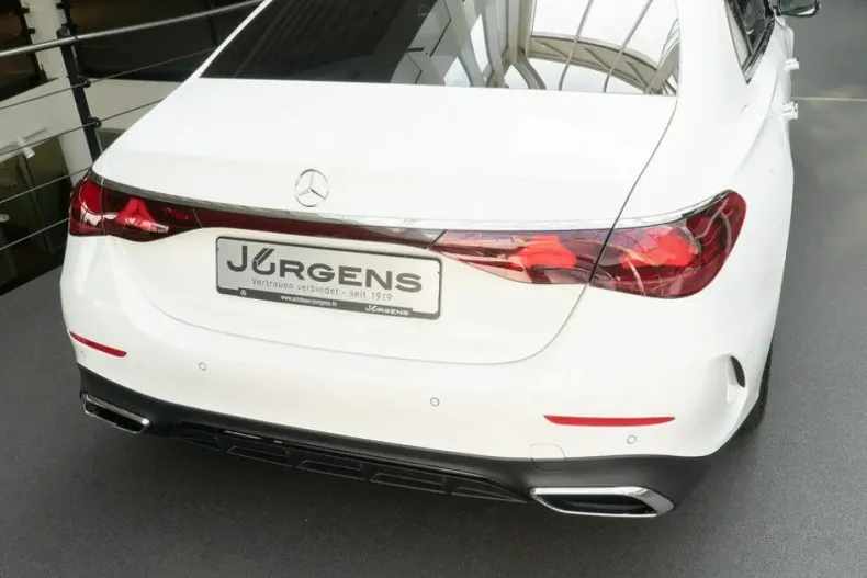 Mercedes-Benz E 220 din 2024 cu 8.500 km - oferta MER125387 - foto 4