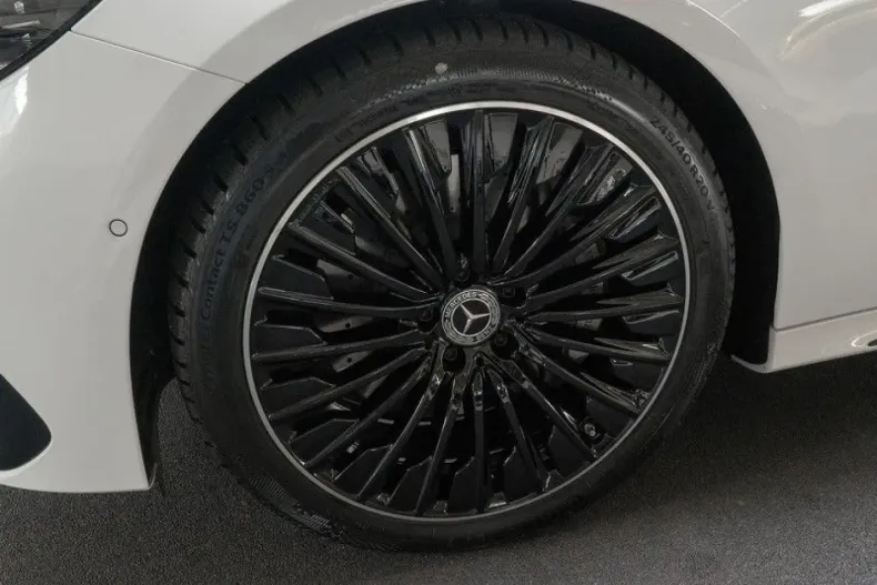 Mercedes-Benz E 220 din 2024 cu 8.500 km - oferta MER125387 - foto 5