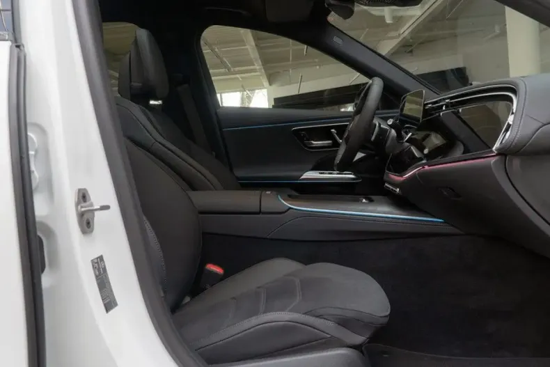 Mercedes-Benz E 220 din 2024 cu 8.500 km - oferta MER125387 - foto 8