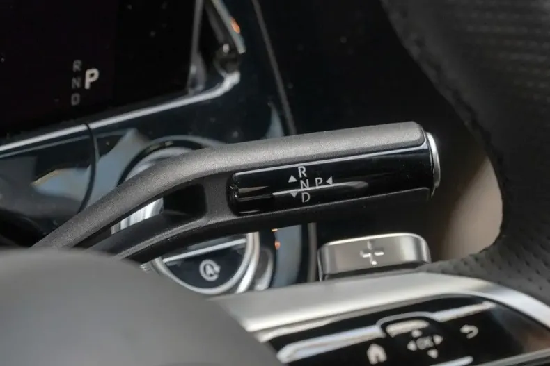 Mercedes-Benz E 220 din 2024 cu 8.500 km - oferta MER125387 - foto 10