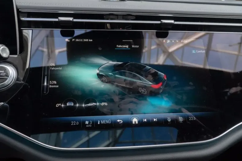 Mercedes-Benz E 220 din 2024 cu 8.500 km - oferta MER125387 - foto 19