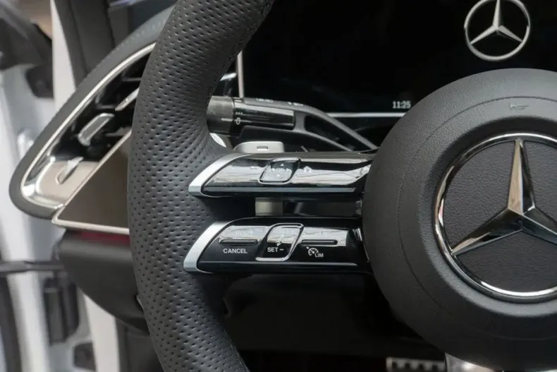 Mercedes-Benz E 220 din 2024 cu 8.500 km - oferta MER125387 - foto 22