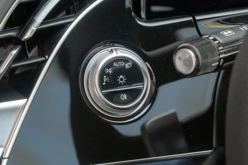 Mercedes-Benz E 220 din 2024 cu 8.500 km - oferta MER125387 - foto 24