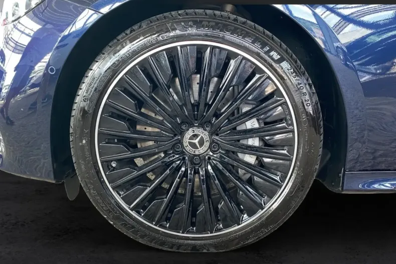 Mercedes-Benz E 400 din 2023 cu 4.770 km - oferta MER125389 - foto 7