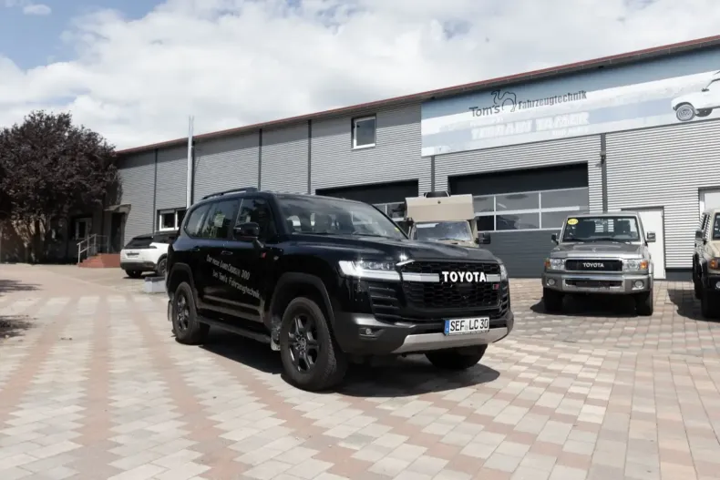 Toyota Land Cruiser din 2023 cu 25.000 km - oferta TOY125395 - foto 2