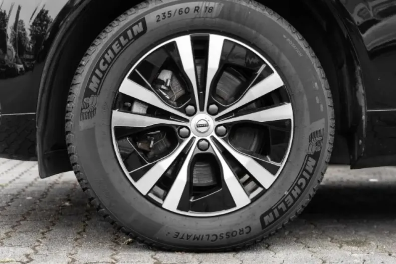 Volvo XC60 din 2023 cu 10.841 km - oferta VOL125396 - foto 4