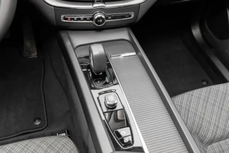 Volvo XC60 din 2023 cu 10.841 km - oferta VOL125396 - foto 11