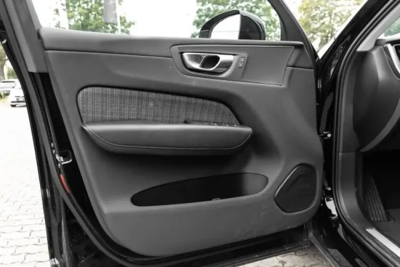 Volvo XC60 din 2023 cu 10.841 km - oferta VOL125396 - foto 16