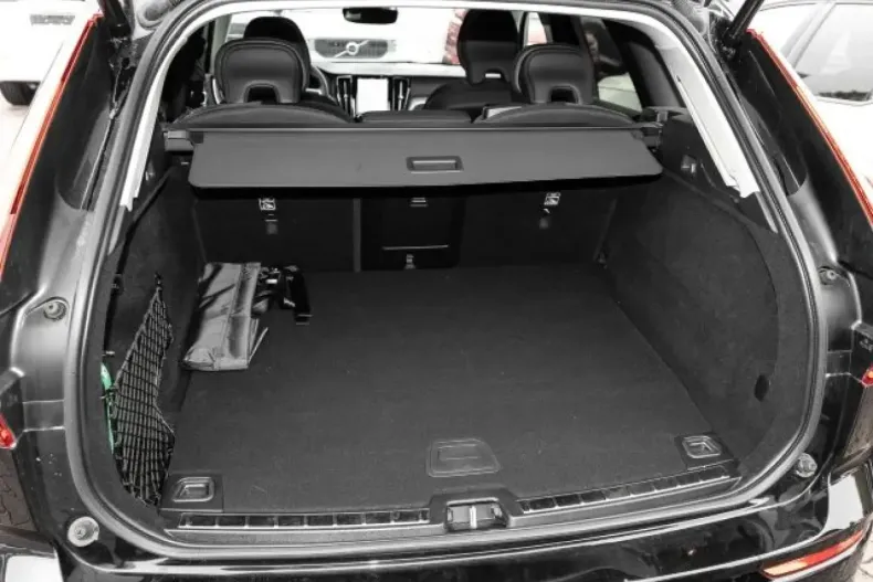 Volvo XC60 din 2023 cu 10.841 km - oferta VOL125396 - foto 18