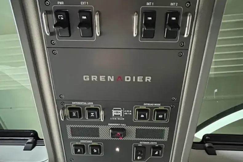 INEOS Grenadier din 2023 cu 12.072 km - oferta INE125407 - foto 15