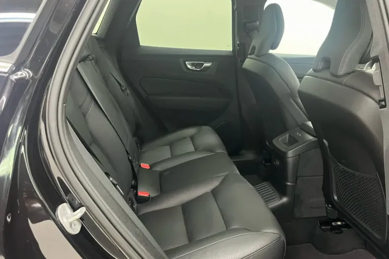 Volvo XC60 din 2023 cu 18.900 km - oferta VOL125408 - foto 11