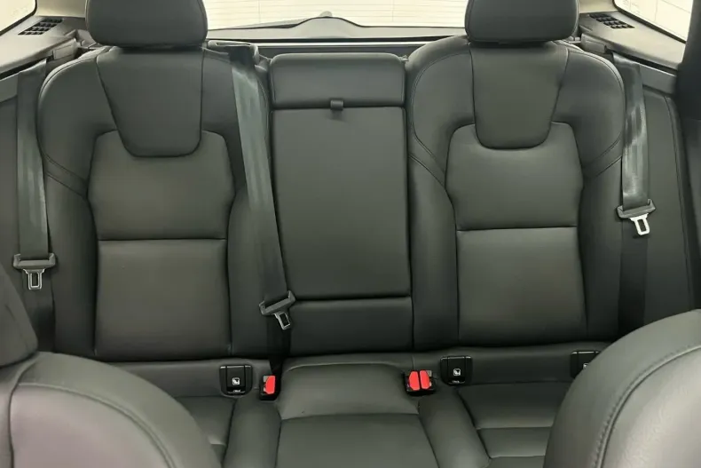 Volvo XC60 din 2023 cu 18.900 km - oferta VOL125408 - foto 13