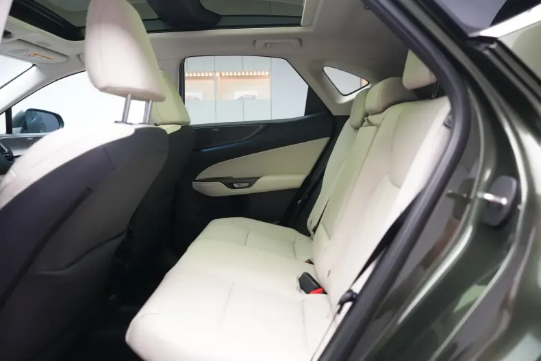 Lexus NX 350h din 2024 cu 11 km - oferta LEX125410 - foto 11