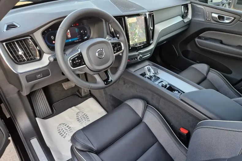 Volvo XC60 din 2024 cu 2.113 km - oferta VOL125421 - foto 11