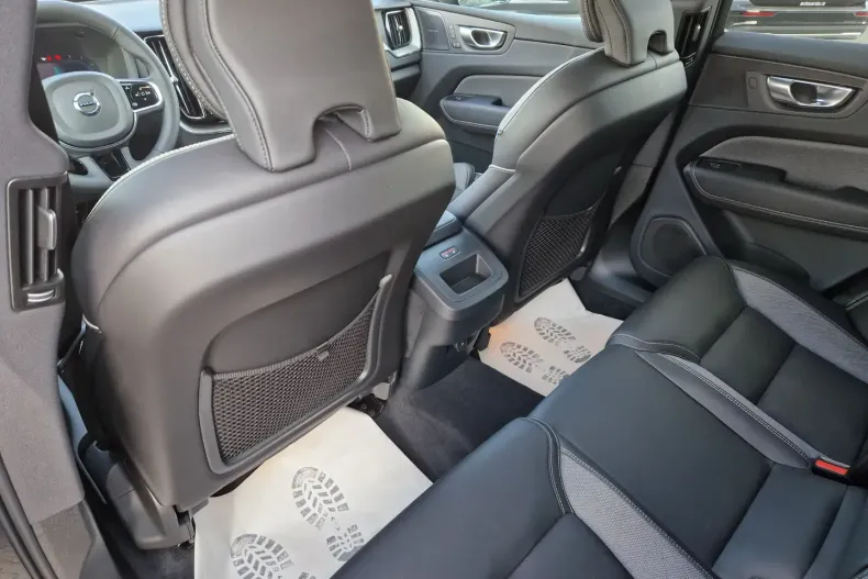 Volvo XC60 din 2024 cu 2.113 km - oferta VOL125421 - foto 12