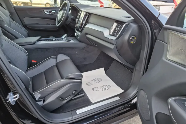 Volvo XC60 din 2024 cu 2.113 km - oferta VOL125421 - foto 15