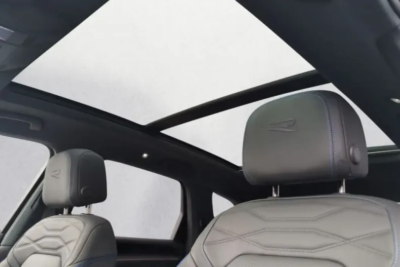 Volkswagen Touareg din 2024 cu 6.000 km - oferta VOL125424 - foto 10