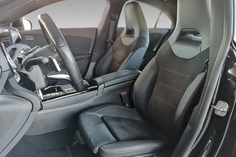 Mercedes-Benz CLA 250 din 2023 cu 17.427 km - oferta MER125433 - foto 13