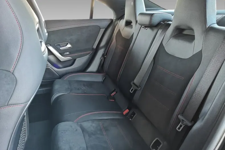 Mercedes-Benz CLA 250 din 2023 cu 17.427 km - oferta MER125433 - foto 14