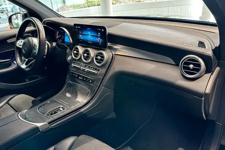 Mercedes-Benz GLC 200 din 2021 cu 55.700 km - oferta MER125441 - foto 6