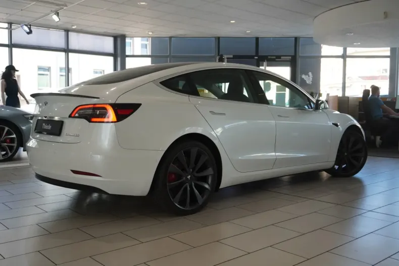 Tesla Model 3 din 2020 cu 35.000 km - oferta TES125449 - foto 3