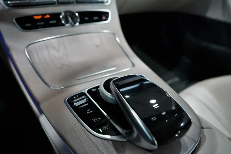 Mercedes-Benz CLS 300 din 2020 cu 56.000 km - oferta MER125454 - foto 23