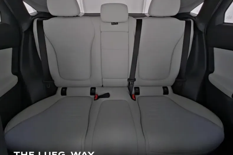 Mercedes-Benz GLC 220 din 2024 cu 9.900 km - oferta MER125457 - foto 17