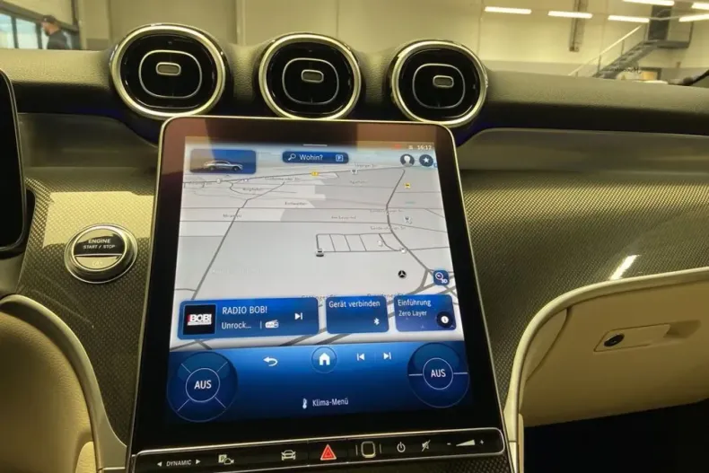 Mercedes-Benz GLC 220 din 2024 cu 6.000 km - oferta MER125459 - foto 10