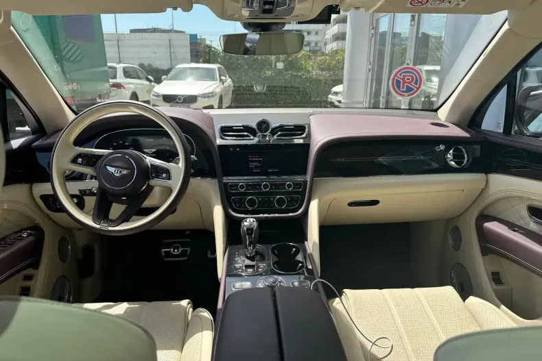 Bentley Bentayga din 2023 cu 22.000 km - oferta BEN125461 - foto 6
