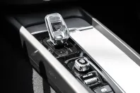 Volvo XC60 din 2021 cu 67.180 km - oferta VOL125465 - foto 12