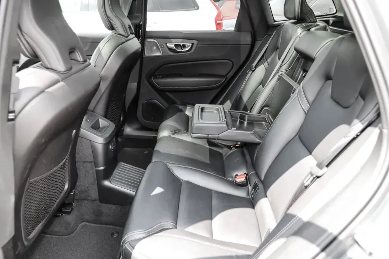 Volvo XC60 din 2021 cu 67.180 km - oferta VOL125465 - foto 14