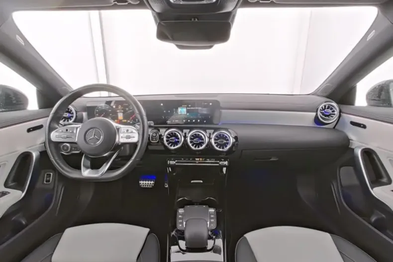 Mercedes-Benz CLA 200 din 2022 cu 20.262 km - oferta MER125468 - foto 5