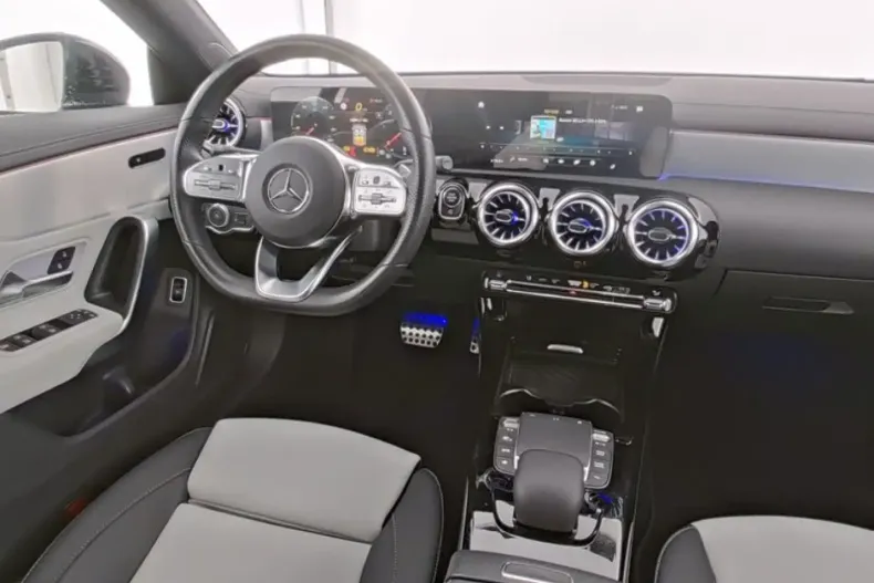 Mercedes-Benz CLA 200 din 2022 cu 20.262 km - oferta MER125468 - foto 6