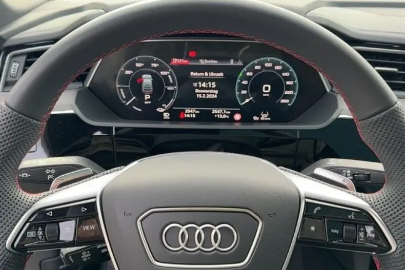 Audi Q8 din 2023 cu 9.750 km - oferta AUD125472 - foto 6