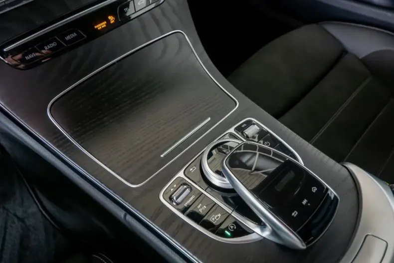 Mercedes-Benz C 180 din 2023 cu 9.591 km - oferta MER125484 - foto 11