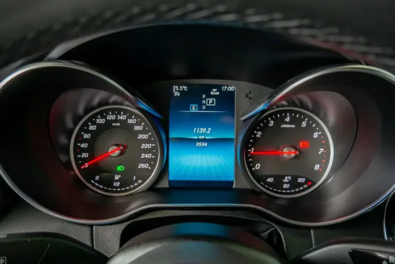 Mercedes-Benz C 180 din 2023 cu 9.591 km - oferta MER125484 - foto 13