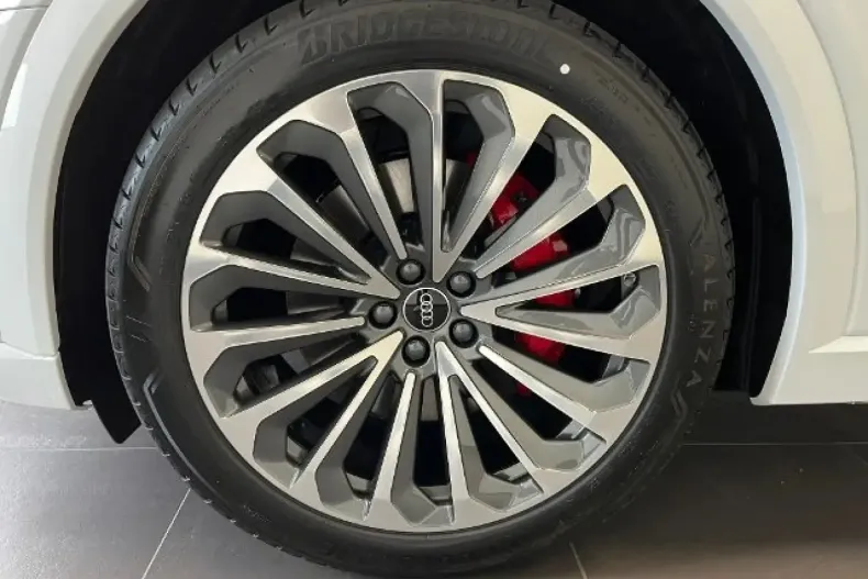 Audi Q8 e-tron din 2023 cu 55.000 km - oferta AUD125485 - foto 3