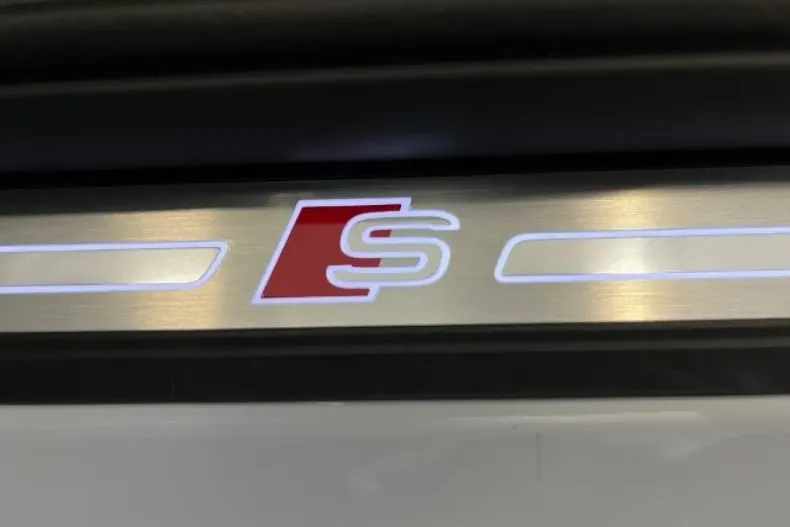 Audi Q8 e-tron din 2023 cu 55.000 km - oferta AUD125485 - foto 11