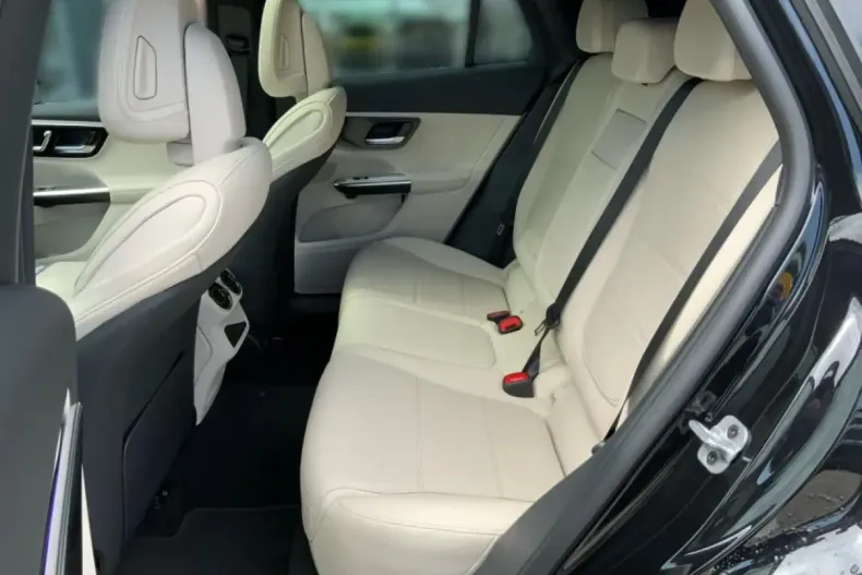 Mercedes-Benz GLC 220 din 2024 cu 9.900 km - oferta MER125486 - foto 7