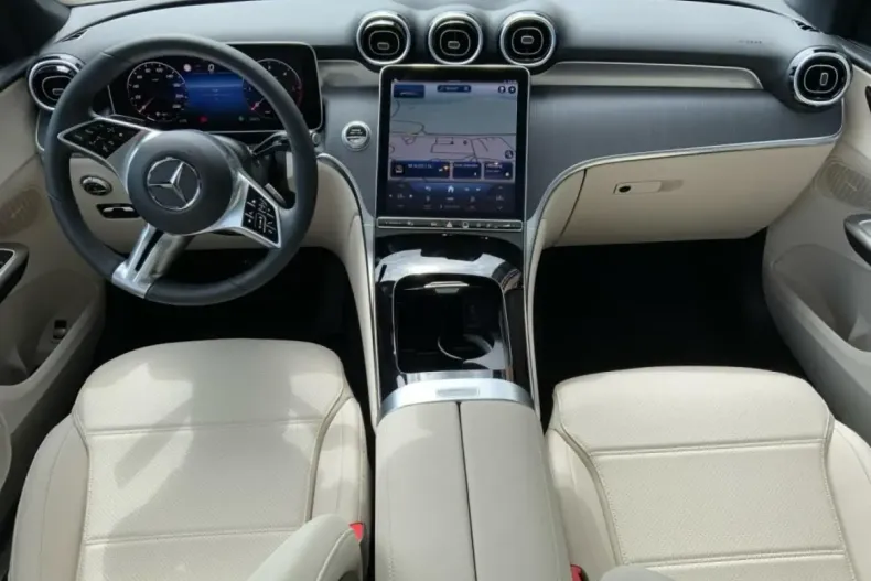 Mercedes-Benz GLC 220 din 2024 cu 9.900 km - oferta MER125486 - foto 8