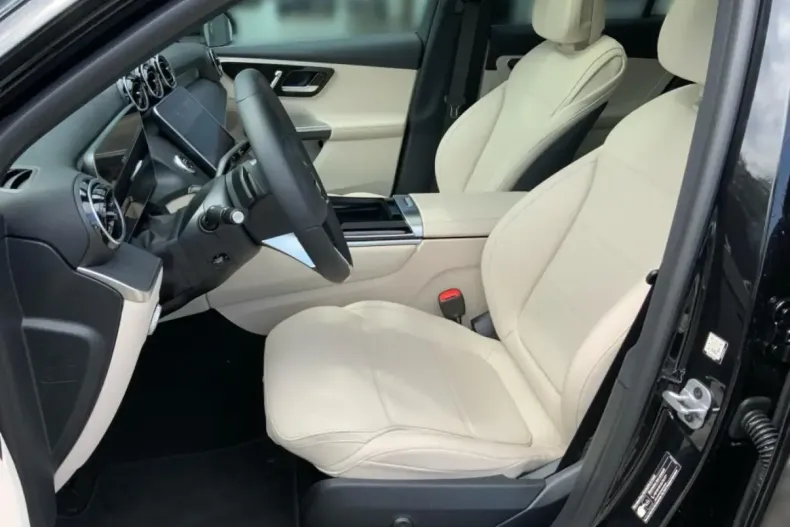 Mercedes-Benz GLC 220 din 2024 cu 9.900 km - oferta MER125486 - foto 10