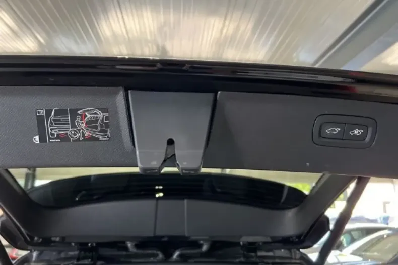 Volvo XC90 din 2022 cu 40.500 km - oferta VOL125496 - foto 11