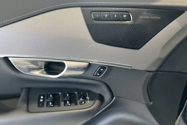 Volvo XC90 din 2022 cu 40.500 km - oferta VOL125496 - foto 32