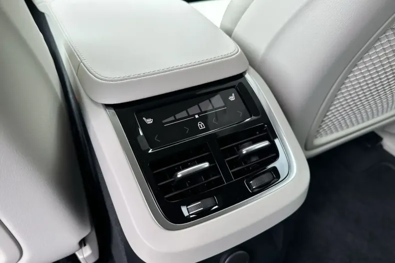 Volvo XC90 din 2022 cu 11.200 km - oferta VOL125500 - foto 14